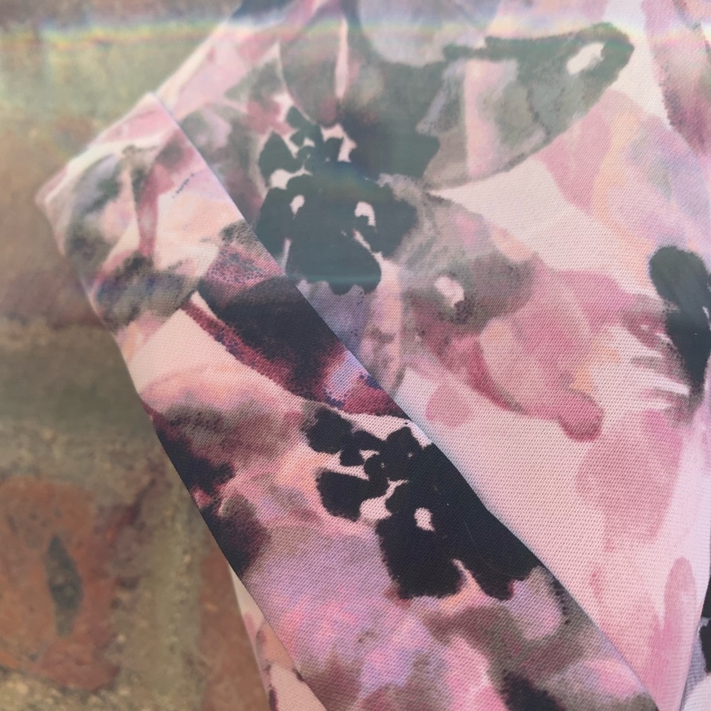 Vera Wang Floral Blouse - Picture 4 of 6
